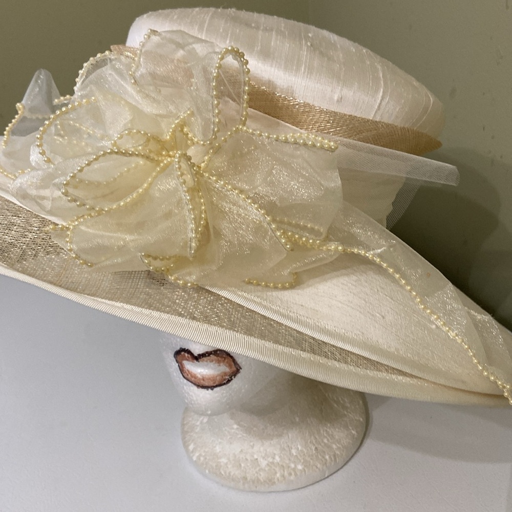 Fabulous 100 0/0 Silk Dress Church Hat by Ruth Kropveld for Chapeau Creations
